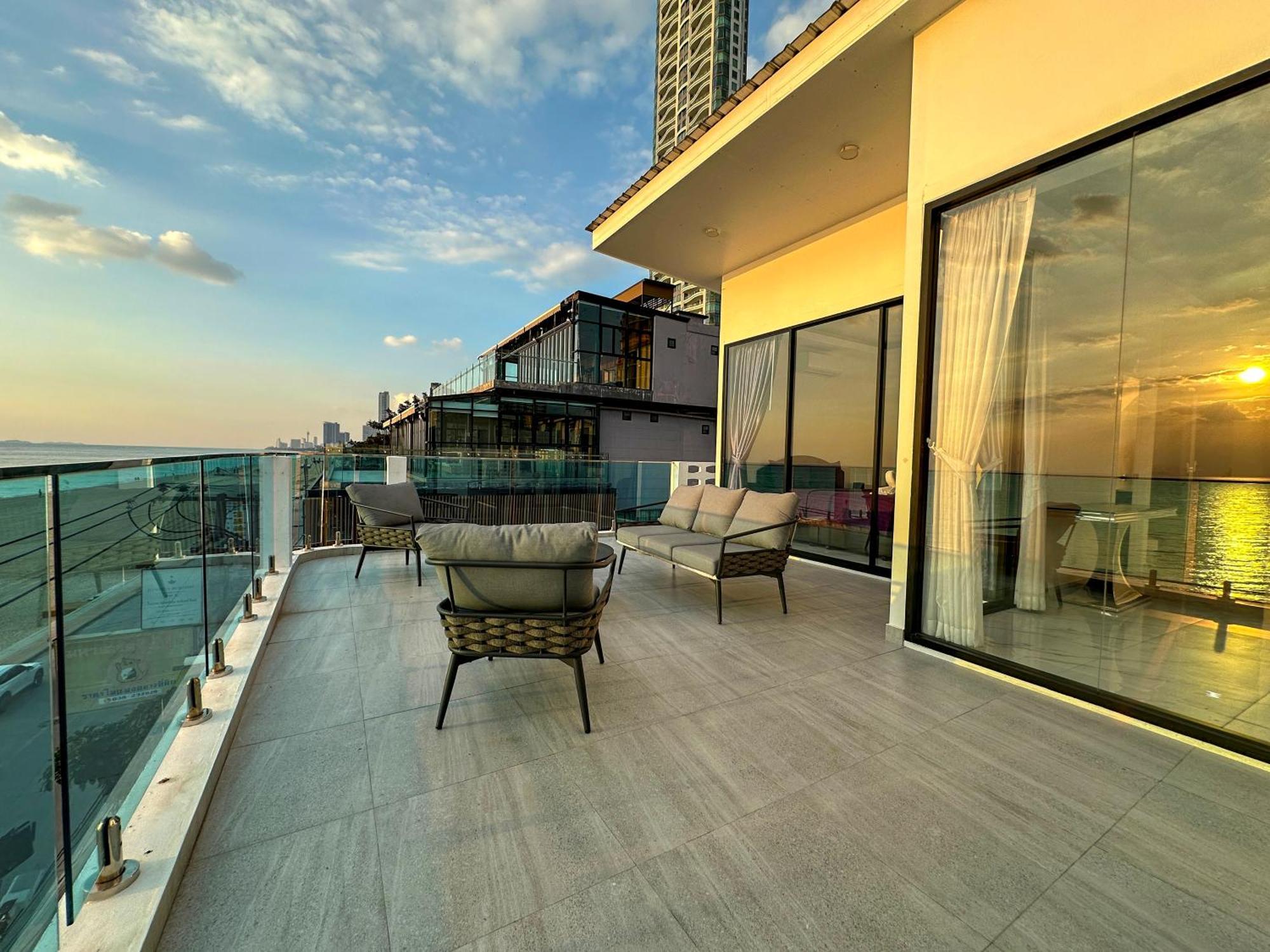 Stunning Beachfront View Luxurious Apartment 40 Praia de Jomtien Exterior foto