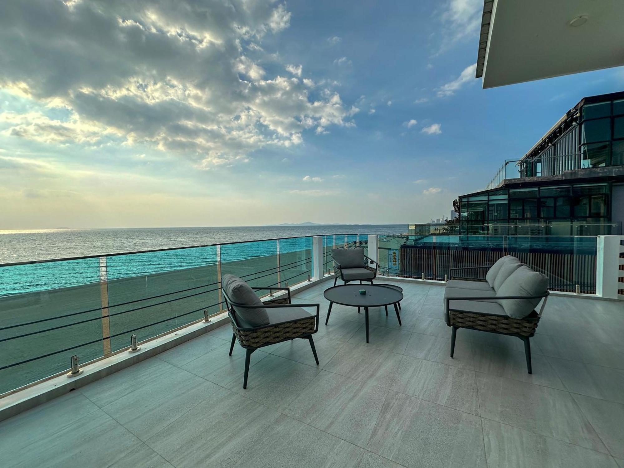 Stunning Beachfront View Luxurious Apartment 40 Praia de Jomtien Exterior foto