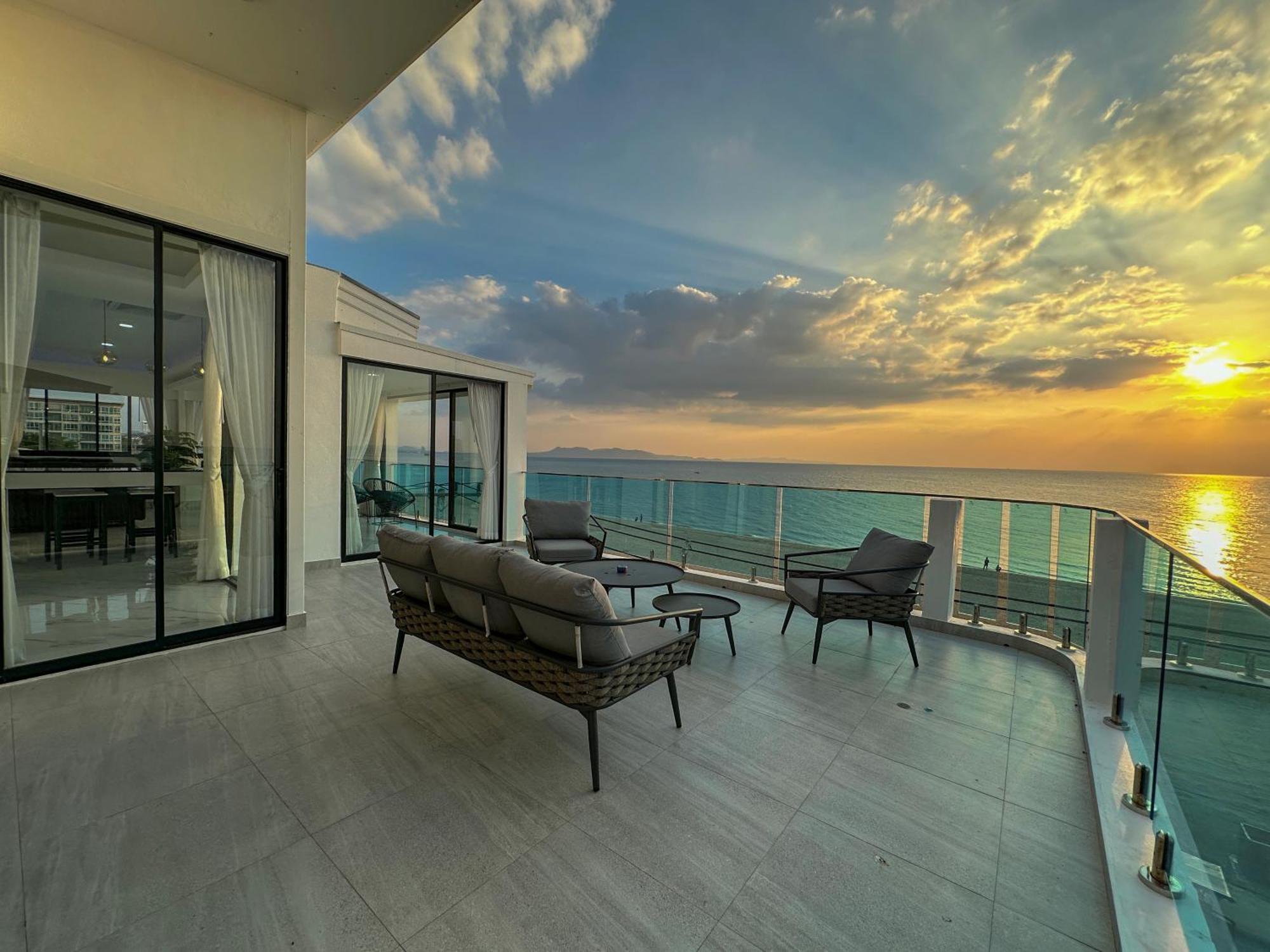 Stunning Beachfront View Luxurious Apartment 40 Praia de Jomtien Exterior foto