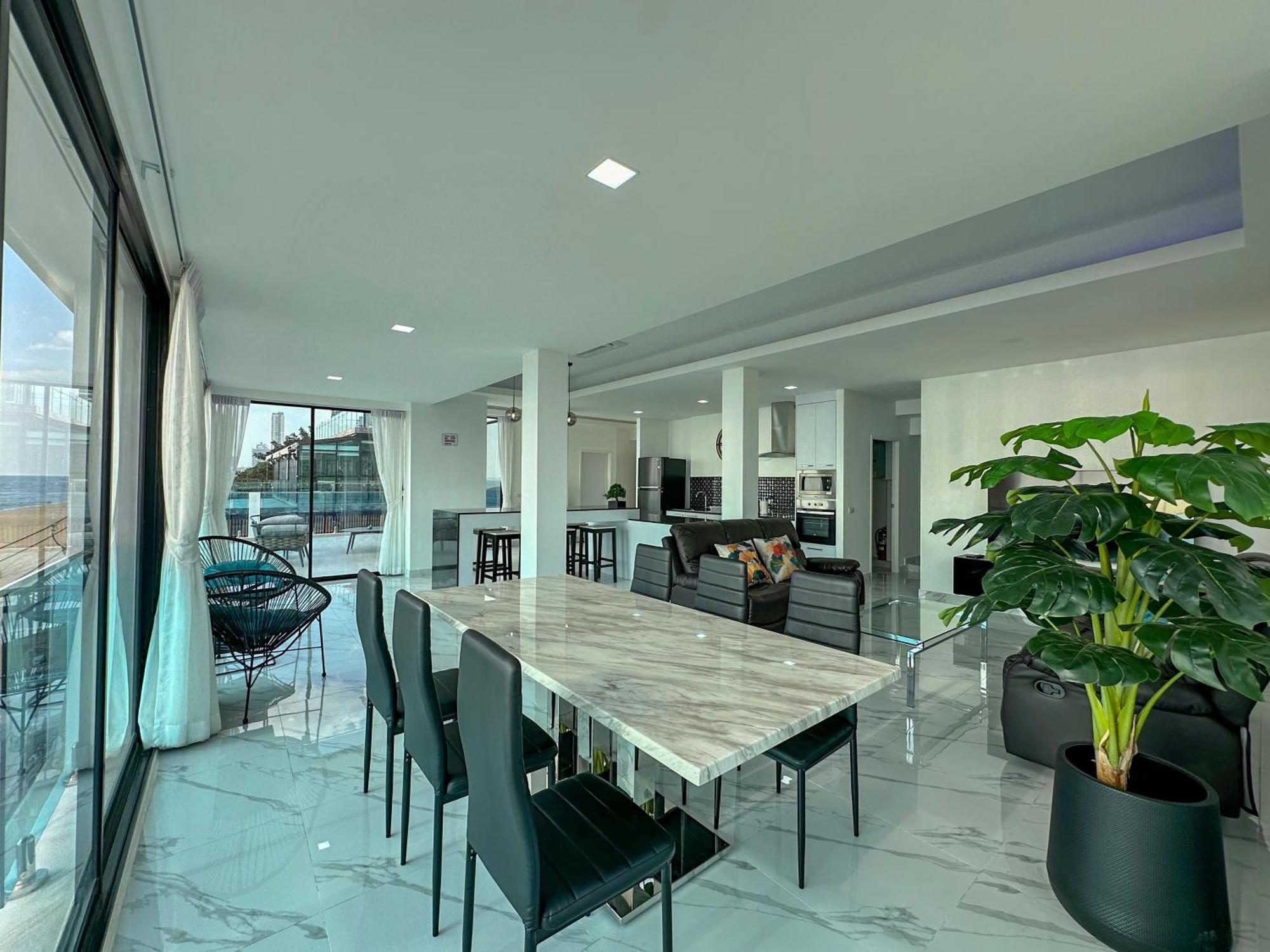 Stunning Beachfront View Luxurious Apartment 40 Praia de Jomtien Exterior foto